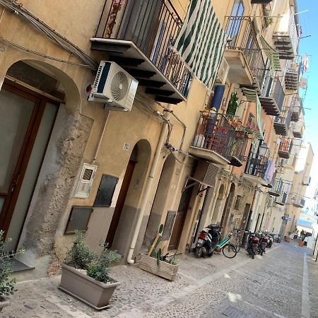 Vitrani'S House Apartments Cefalu Bagian luar foto